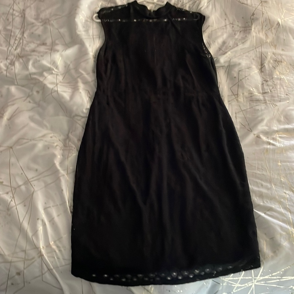 Slim Black Mid-cut Dress